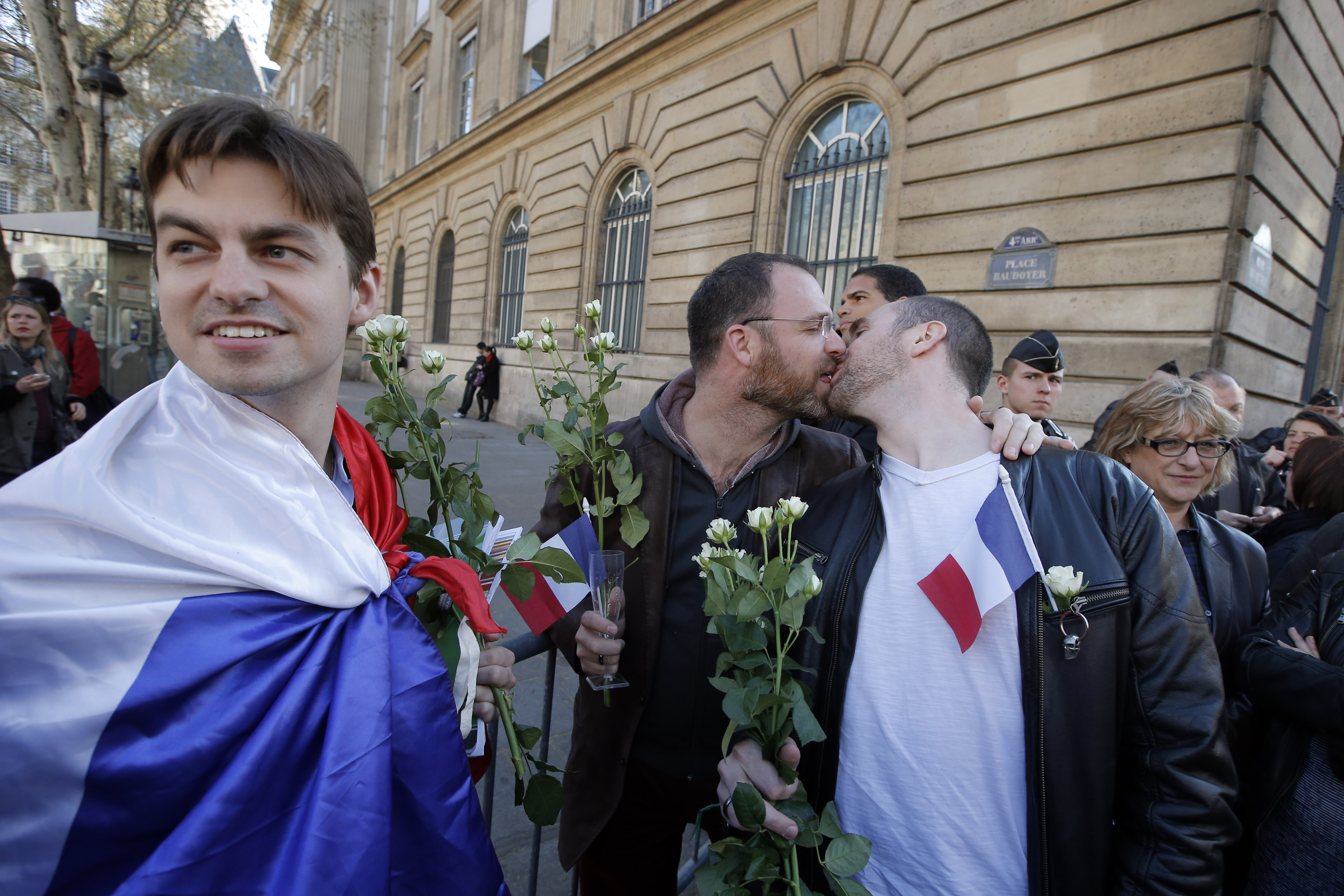 Νόμος του γαλλικού κράτους οι γάμοι των ομόφυλων ζευγαριών